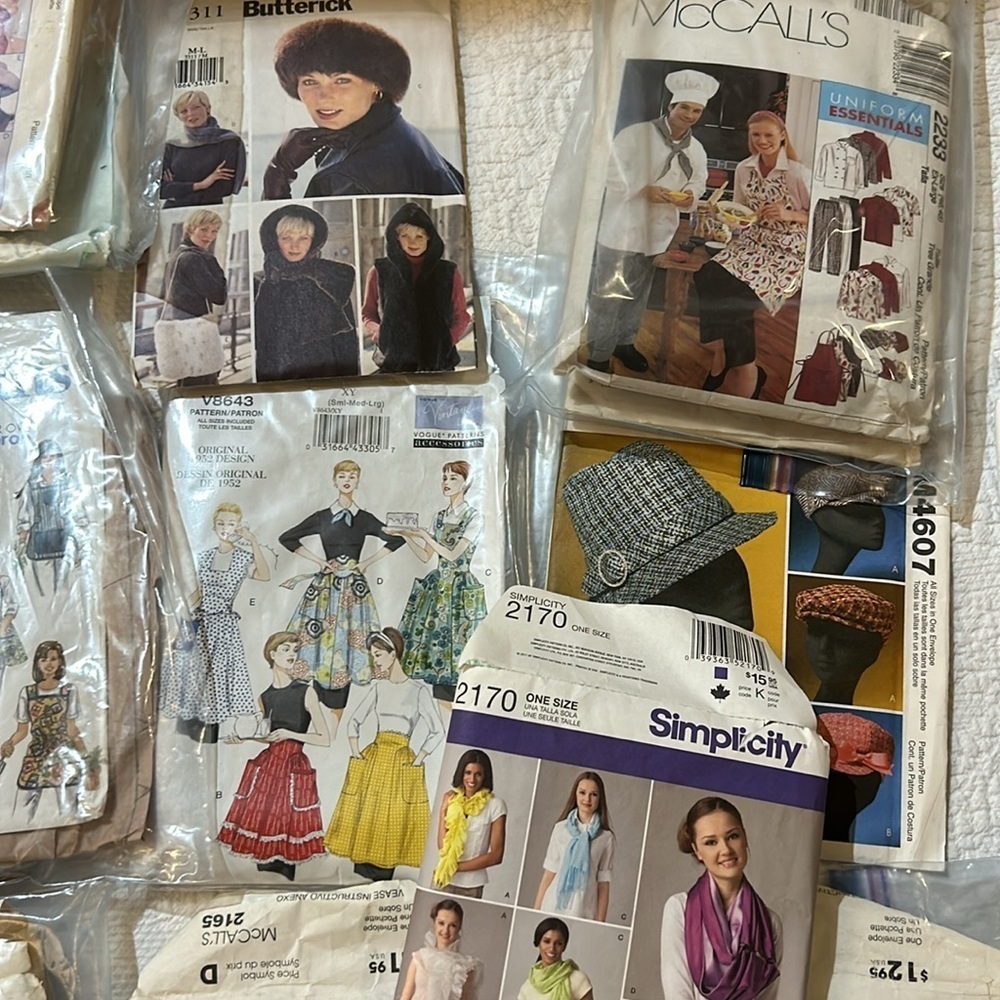 Patterns McCall’s/ Simplicity/Butterick Variety - Picture 3 of 11